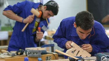 Se abren las inscripciones para que 500 jóvenes consigan su primer empleo formal